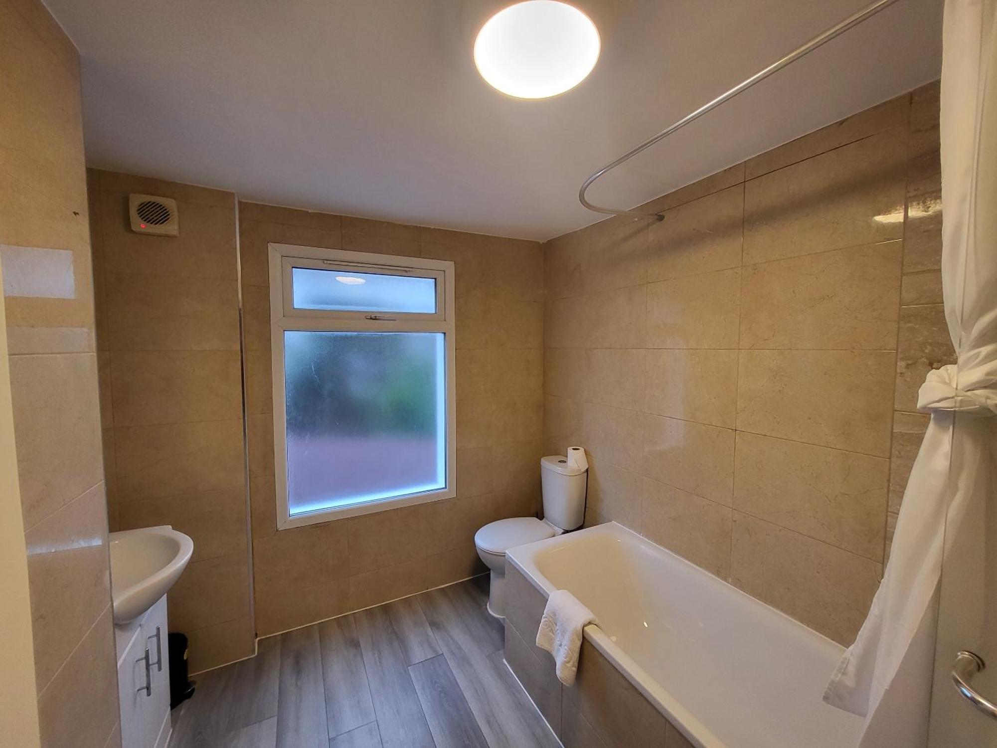 Апартаменты 5br Retreat - Walk To Tube, Explore *