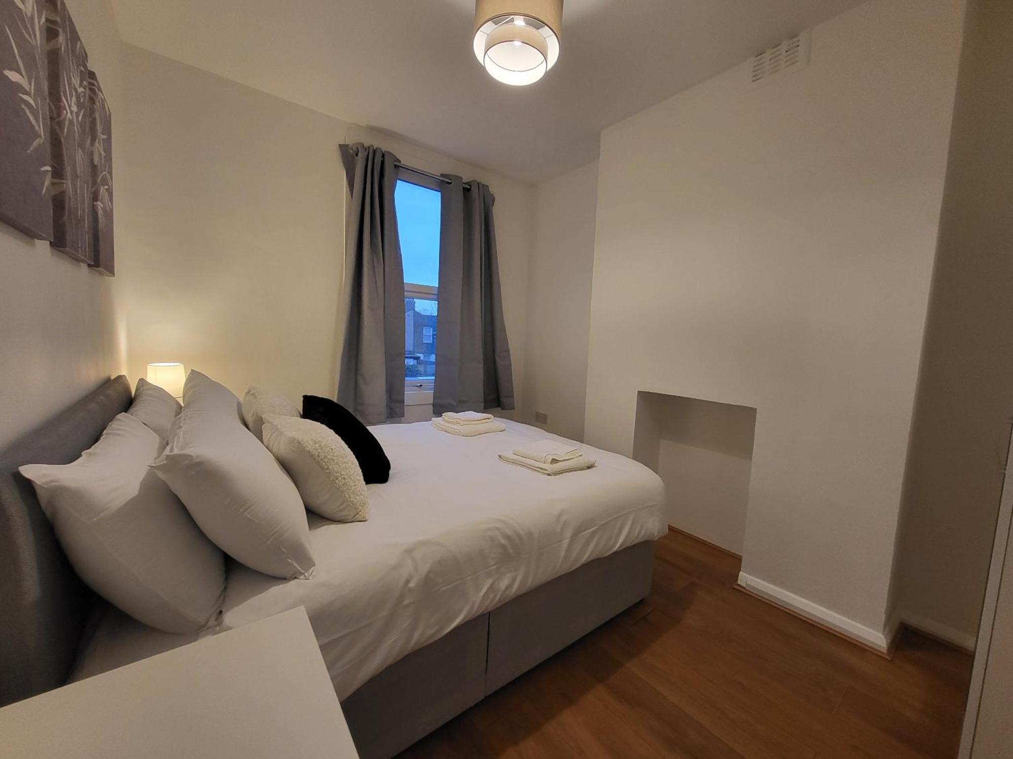5br Retreat - Walk To Tube, Explore Апартаменты