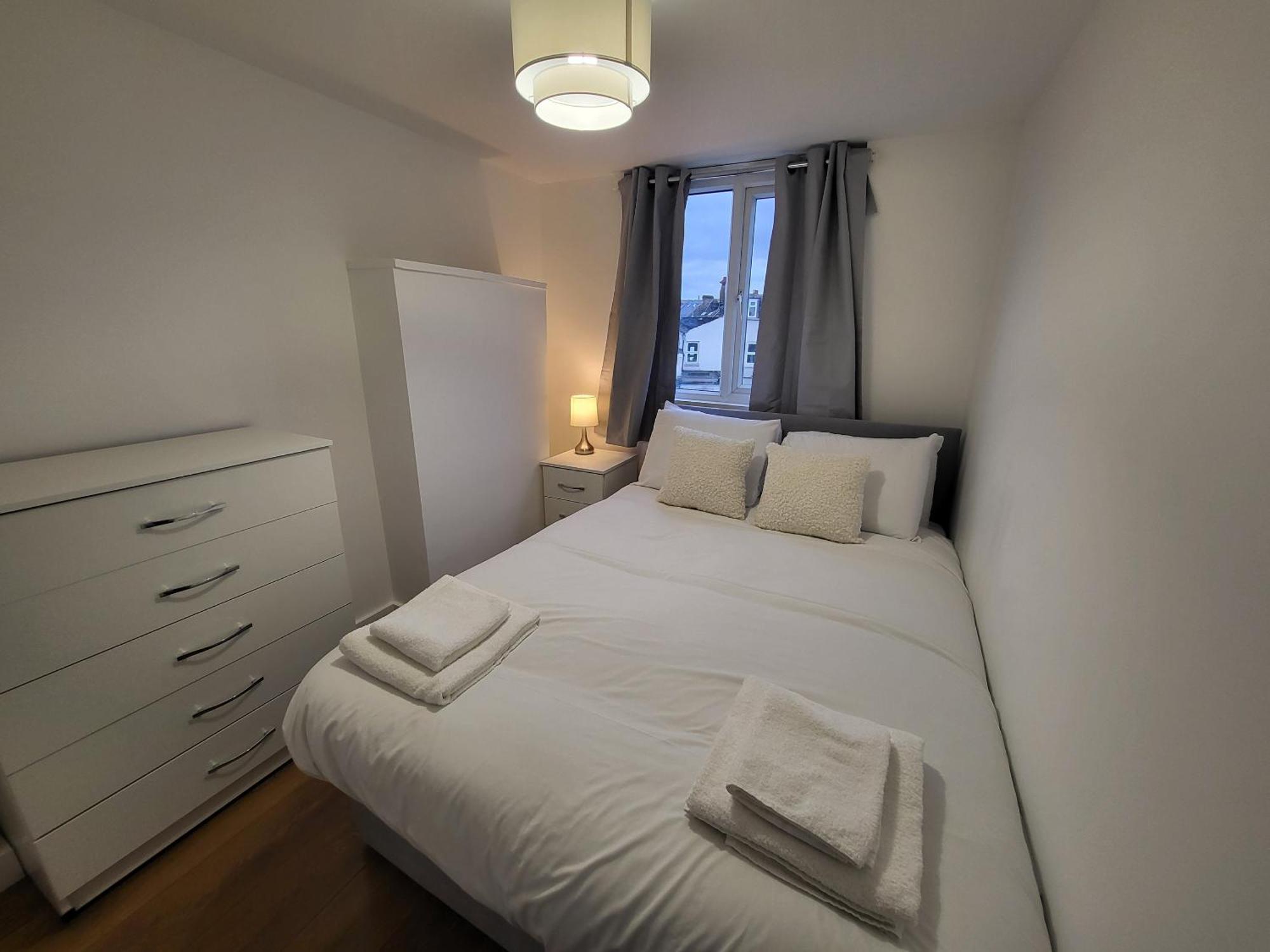 5br Retreat - Walk To Tube, Explore * Londra