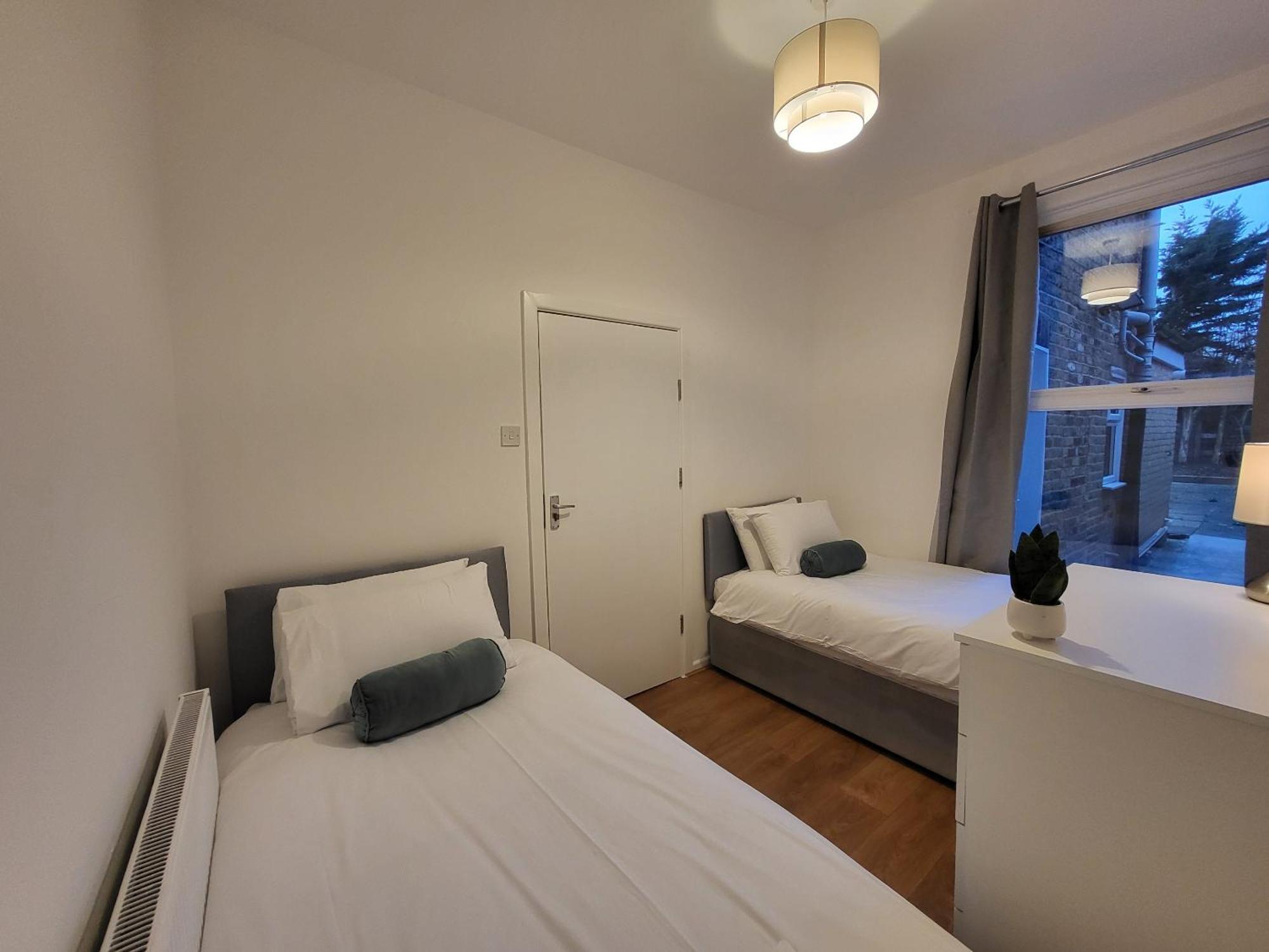 Appartamento 5br Retreat - Walk To Tube, Explore Londra